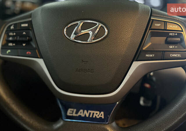 Синий Хендай Элантра, объемом двигателя 2 л и пробегом 100 тыс. км за 11000 $, фото 18 на Automoto.ua