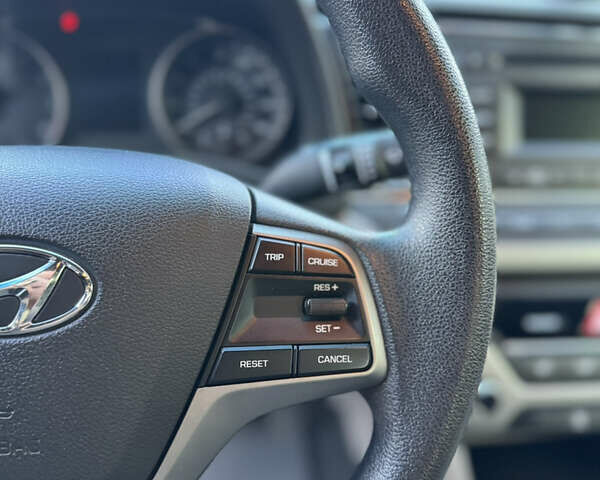 Синій Хендай Елантра, об'ємом двигуна 2 л та пробігом 180 тис. км за 10500 $, фото 15 на Automoto.ua