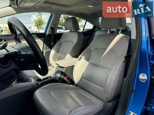 Синий Хендай Элантра, объемом двигателя 2 л и пробегом 109 тыс. км за 2900 $, фото 3 на Automoto.ua