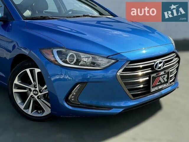 Синий Хендай Элантра, объемом двигателя 2 л и пробегом 109 тыс. км за 2900 $, фото 2 на Automoto.ua