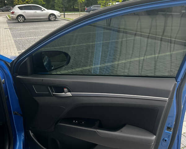 Синий Хендай Элантра, объемом двигателя 2 л и пробегом 173 тыс. км за 13300 $, фото 19 на Automoto.ua