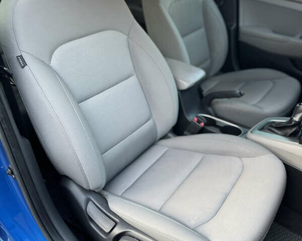 Синій Хендай Елантра, об'ємом двигуна 2 л та пробігом 180 тис. км за 10500 $, фото 28 на Automoto.ua