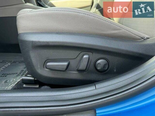 Синий Хендай Элантра, объемом двигателя 2 л и пробегом 109 тыс. км за 2900 $, фото 5 на Automoto.ua