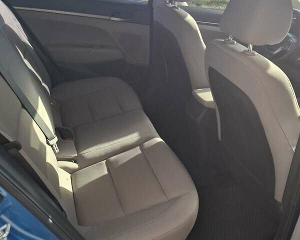 Хендай Элантра 2017 в Киеве на Automoto.ua Синий Хендай Элантра, объемом двигателя 2 л и пробегом 125 тыс. км за 10600 $, фото 6 на Automoto.ua