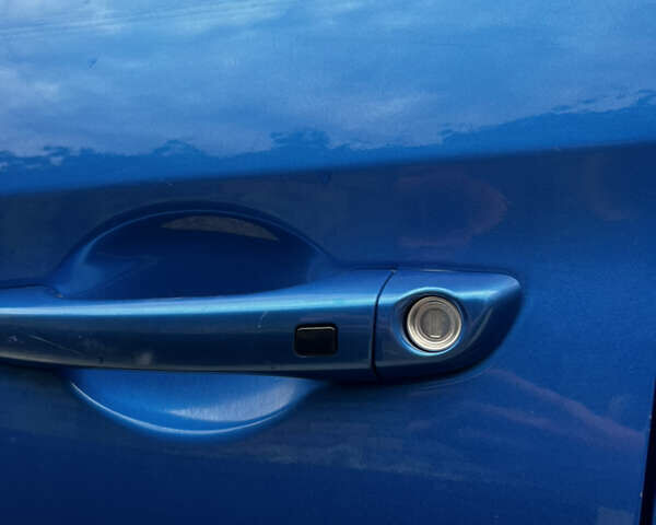 Синий Хендай Элантра, объемом двигателя 2 л и пробегом 173 тыс. км за 13300 $, фото 3 на Automoto.ua