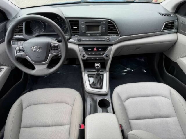 Синий Хендай Элантра, объемом двигателя 2 л и пробегом 53 тыс. км за 8000 $, фото 9 на Automoto.ua