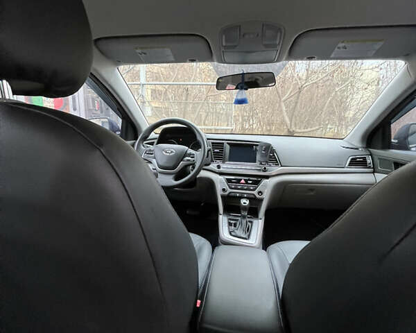 Синий Хендай Элантра, объемом двигателя 2 л и пробегом 150 тыс. км за 10500 $, фото 18 на Automoto.ua