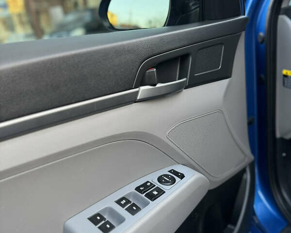 Синій Хендай Елантра, об'ємом двигуна 2 л та пробігом 180 тис. км за 10500 $, фото 10 на Automoto.ua