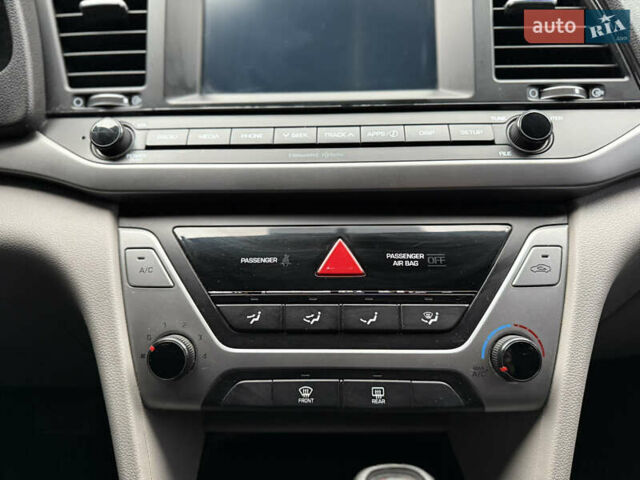 Синий Хендай Элантра, объемом двигателя 2 л и пробегом 209 тыс. км за 9300 $, фото 22 на Automoto.ua