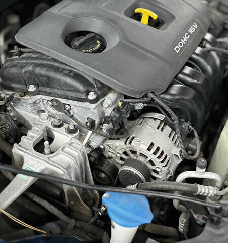 Синий Хендай Элантра, объемом двигателя 2 л и пробегом 100 тыс. км за 11000 $, фото 5 на Automoto.ua