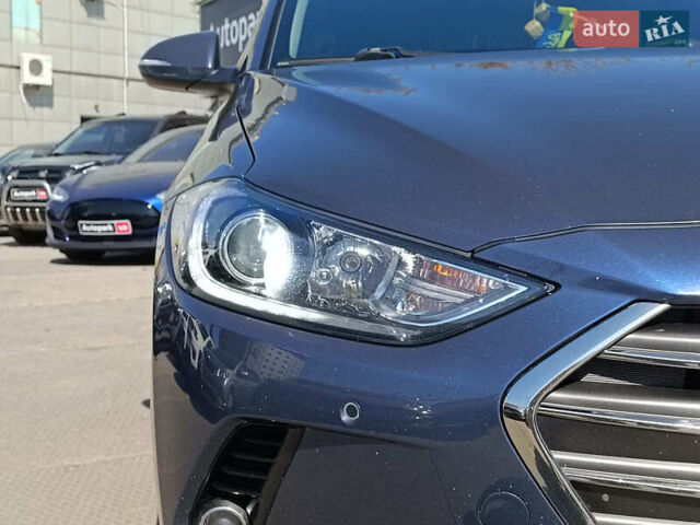 Синий Хендай Элантра, объемом двигателя 2 л и пробегом 147 тыс. км за 13790 $, фото 8 на Automoto.ua