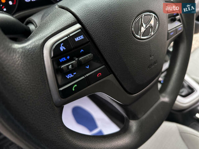 Синій Хендай Елантра, об'ємом двигуна 2 л та пробігом 129 тис. км за 10500 $, фото 17 на Automoto.ua
