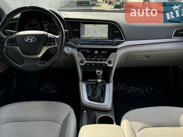 Синий Хендай Элантра, объемом двигателя 2 л и пробегом 109 тыс. км за 2900 $, фото 6 на Automoto.ua