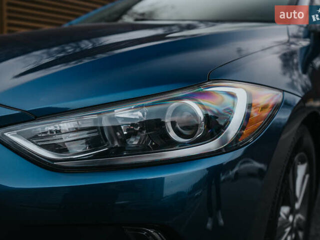 Синий Хендай Элантра, объемом двигателя 2 л и пробегом 92 тыс. км за 12000 $, фото 5 на Automoto.ua