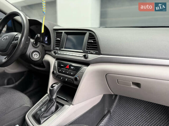 Синий Хендай Элантра, объемом двигателя 2 л и пробегом 209 тыс. км за 9300 $, фото 26 на Automoto.ua