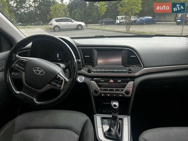 Синий Хендай Элантра, объемом двигателя 2 л и пробегом 173 тыс. км за 13300 $, фото 21 на Automoto.ua