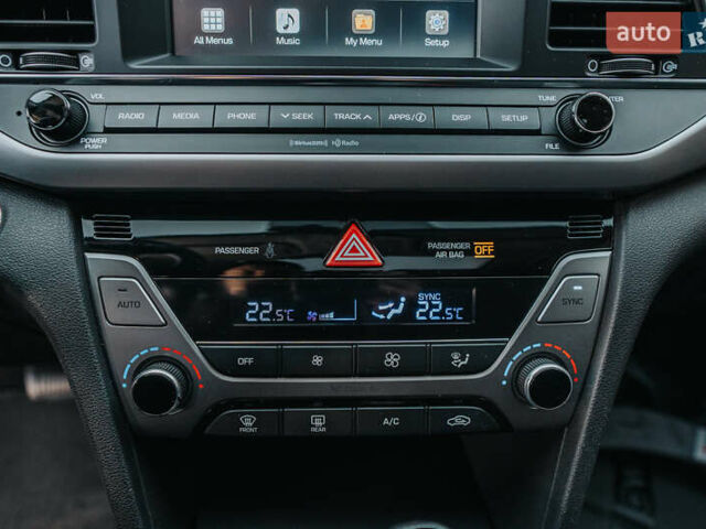 Синий Хендай Элантра, объемом двигателя 2 л и пробегом 92 тыс. км за 12000 $, фото 29 на Automoto.ua