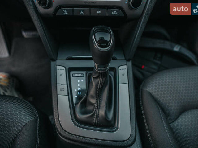 Синий Хендай Элантра, объемом двигателя 2 л и пробегом 92 тыс. км за 12000 $, фото 31 на Automoto.ua