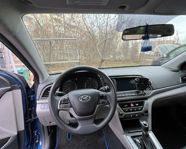 Синий Хендай Элантра, объемом двигателя 2 л и пробегом 150 тыс. км за 10500 $, фото 23 на Automoto.ua