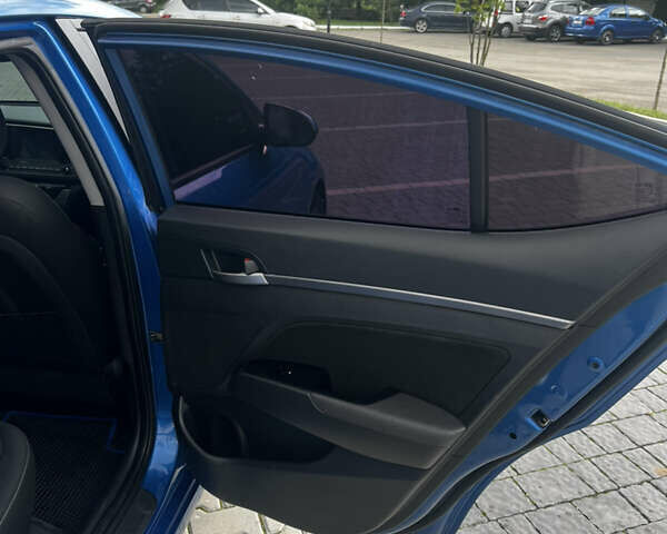 Синий Хендай Элантра, объемом двигателя 2 л и пробегом 173 тыс. км за 13300 $, фото 17 на Automoto.ua