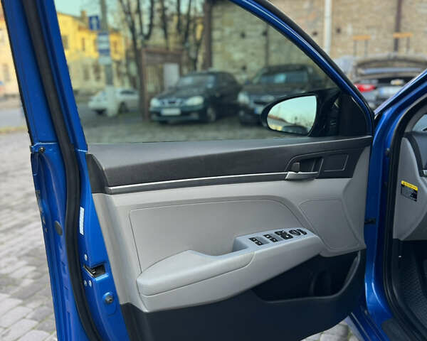 Синій Хендай Елантра, об'ємом двигуна 2 л та пробігом 180 тис. км за 10500 $, фото 9 на Automoto.ua