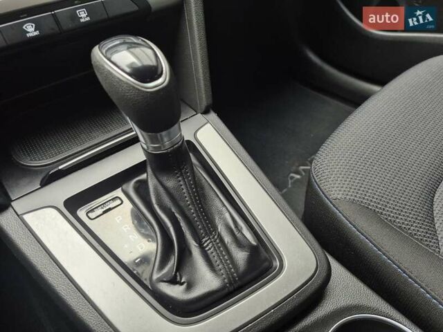 Синій Хендай Елантра, об'ємом двигуна 1.6 л та пробігом 119 тис. км за 13350 $, фото 34 на Automoto.ua