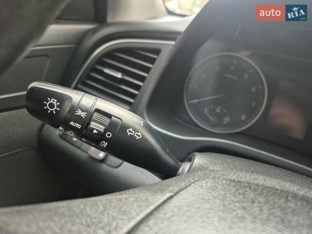 Синій Хендай Елантра, об'ємом двигуна 1.6 л та пробігом 119 тис. км за 13350 $, фото 41 на Automoto.ua