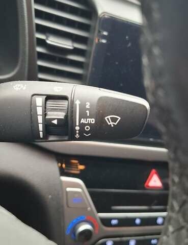 Хендай Элантра 2018 в Киеве на Automoto.ua Синий Хендай Элантра, объемом двигателя 2 л и пробегом 117 тыс. км за 14500 $, фото 13 на Automoto.ua