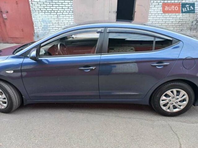 Хендай Элантра 2018 в Киеве на Automoto.ua Синий Хендай Элантра, объемом двигателя 1.59 л и пробегом 119 тыс. км за 11500 $, фото 3 на Automoto.ua
