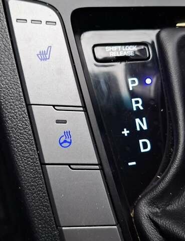 Хендай Элантра 2018 в Киеве на Automoto.ua Синий Хендай Элантра, объемом двигателя 2 л и пробегом 117 тыс. км за 14500 $, фото 15 на Automoto.ua