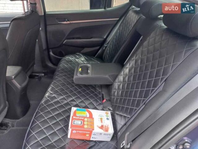 Хендай Элантра 2018 в Киеве на Automoto.ua Синий Хендай Элантра, объемом двигателя 1.59 л и пробегом 119 тыс. км за 11500 $, фото 7 на Automoto.ua
