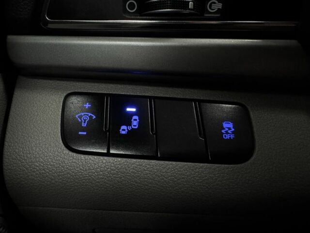 Синий Хендай Элантра, объемом двигателя 2 л и пробегом 33 тыс. км за 12500 $, фото 12 на Automoto.ua