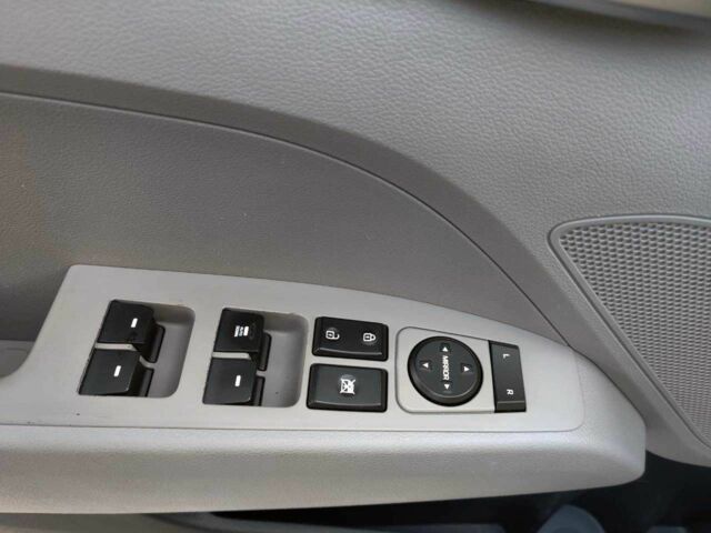 Синий Хендай Элантра, объемом двигателя 2 л и пробегом 110 тыс. км за 11450 $, фото 13 на Automoto.ua