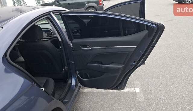 Хендай Элантра 2018 в Киеве на Automoto.ua Синий Хендай Элантра, объемом двигателя 2 л и пробегом 117 тыс. км за 14500 $, фото 25 на Automoto.ua