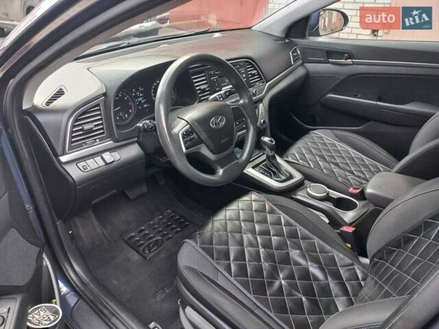 Хендай Элантра 2018 в Киеве на Automoto.ua Синий Хендай Элантра, объемом двигателя 1.59 л и пробегом 119 тыс. км за 11500 $, фото 2 на Automoto.ua