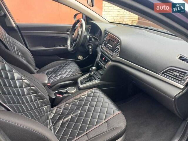 Хендай Элантра 2018 в Киеве на Automoto.ua Синий Хендай Элантра, объемом двигателя 1.59 л и пробегом 119 тыс. км за 11500 $, фото 5 на Automoto.ua