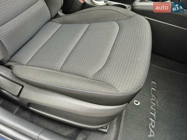 Синій Хендай Елантра, об'ємом двигуна 1.6 л та пробігом 119 тис. км за 13350 $, фото 54 на Automoto.ua