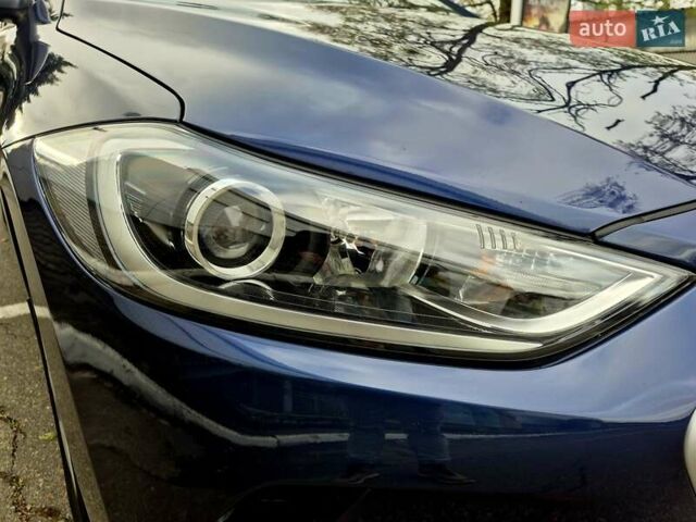 Синій Хендай Елантра, об'ємом двигуна 1.6 л та пробігом 119 тис. км за 13350 $, фото 23 на Automoto.ua