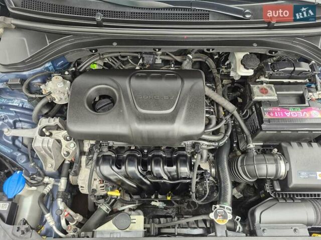 Синій Хендай Елантра, об'ємом двигуна 1.6 л та пробігом 119 тис. км за 13350 $, фото 67 на Automoto.ua