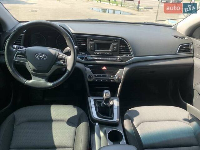 Синій Хендай Елантра, об'ємом двигуна 1.59 л та пробігом 194 тис. км за 10800 $, фото 12 на Automoto.ua