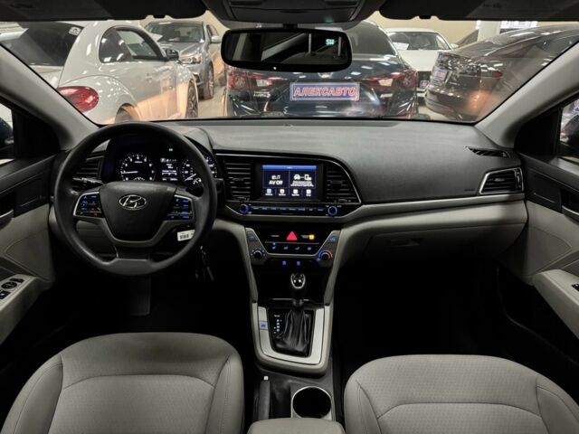 Синий Хендай Элантра, объемом двигателя 2 л и пробегом 33 тыс. км за 12500 $, фото 10 на Automoto.ua