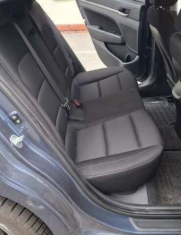 Хендай Элантра 2018 в Киеве на Automoto.ua Синий Хендай Элантра, объемом двигателя 2 л и пробегом 117 тыс. км за 14500 $, фото 26 на Automoto.ua