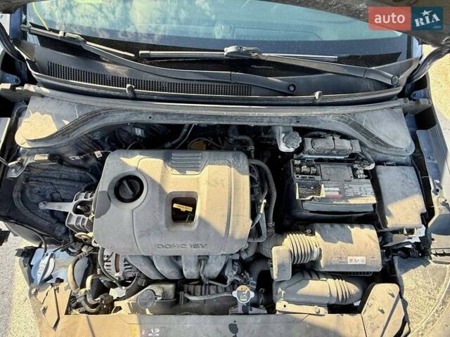 Синій Хендай Елантра, об'ємом двигуна 2 л та пробігом 160 тис. км за 8500 $, фото 18 на Automoto.ua