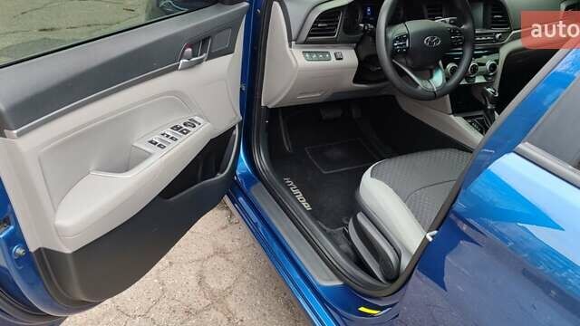 Синий Хендай Элантра, объемом двигателя 2 л и пробегом 68 тыс. км за 14300 $, фото 18 на Automoto.ua