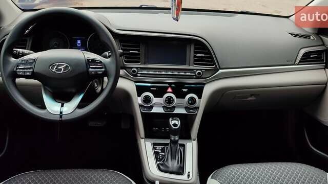 Синий Хендай Элантра, объемом двигателя 2 л и пробегом 68 тыс. км за 14300 $, фото 10 на Automoto.ua