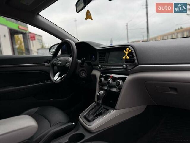 Синий Хендай Элантра, объемом двигателя 2 л и пробегом 150 тыс. км за 12900 $, фото 7 на Automoto.ua