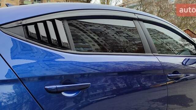 Синий Хендай Элантра, объемом двигателя 2 л и пробегом 68 тыс. км за 14300 $, фото 9 на Automoto.ua