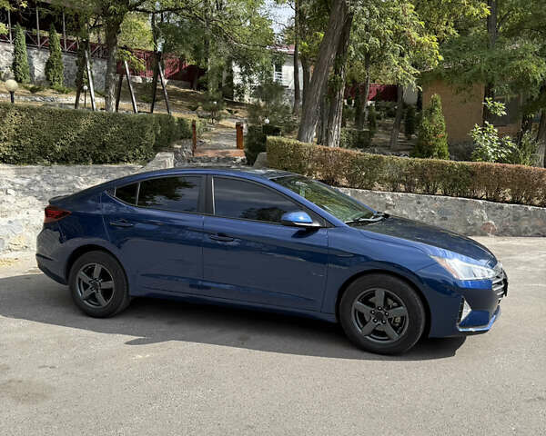 Синий Хендай Элантра, объемом двигателя 2 л и пробегом 50 тыс. км за 14500 $, фото 2 на Automoto.ua