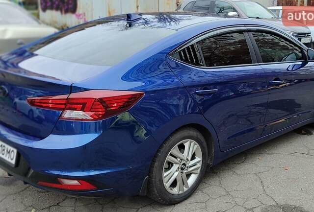 Синий Хендай Элантра, объемом двигателя 2 л и пробегом 68 тыс. км за 14300 $, фото 3 на Automoto.ua