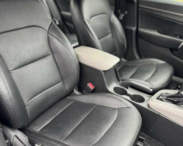 Синий Хендай Элантра, объемом двигателя 2 л и пробегом 150 тыс. км за 12900 $, фото 14 на Automoto.ua